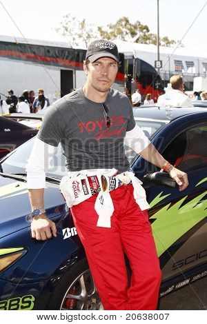 LOS ANGELES - kwiecień 05: Michael Trucco uczestniczy 35 świadczy prasy Race Pro/sławna w usłudze roczne Toyota