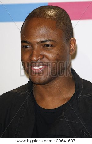 LOS ANGELES, CA - 21 NOV: Taio Cruz på 2010 American Music Awards hölls på Nokia Theater