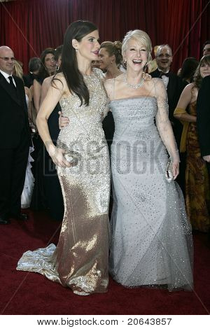 LOS ANGELES - MAR 7: Sandra Bullock, Helen Mirren ankommer til 82: e årlige Academy Awards, Oscar