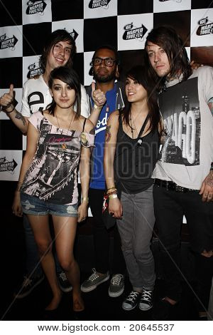 LOS ANGELES - APR 9: Øjne indstillet til at dræbe på Vans Warped Tour 2010 pressekonference og Kick-Off Pa