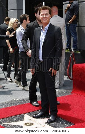 LOS ANGELES - 23. května: Simon Fuller na ceremoniálu, kde Simon Fuller obdrží hvězdu na Hollywood