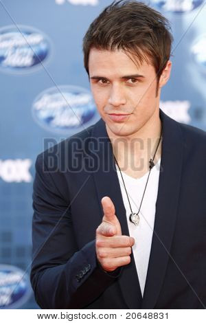 LOS ANGELES - 25 maja: Kris Allen w Finale Amerykanin Bożyszcze w Nokia Theater w Los Angeles, Ca