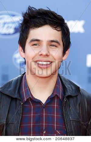 LOS ANGELES - 25 maja: David Archuleta w Finale Amerykanin Bożyszcze w Nokia Theater w Los Angele
