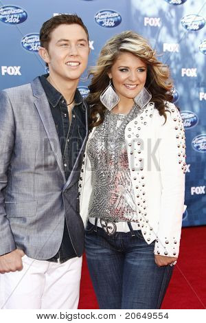 LOS ANGELES - květen 25: Scotty McCreery, Lauren Alaina na finále American Idol v Nokia divadlo