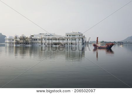 Taj Lake Palace On Lake Pichola In Udaipur, Rajasthan, India.