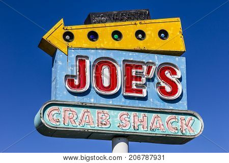 Indianapolis - Circa September 2017: Joe's Crab Shack Signage. Joe's Crab Shack is a chain of beach-themed seafood casual dining restaurants owned by Landry's II