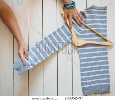Folding The T-shirt. Keeping Things In The Japanese System. Master Class. Clothes Storage.