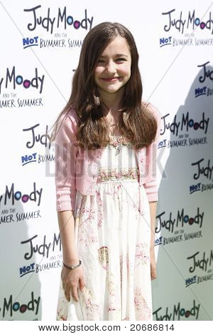 LOS ANGELES - 4 de JUN: Ashley Boettcher en el estreno de Relativity Media ' Judy Moody y la no 