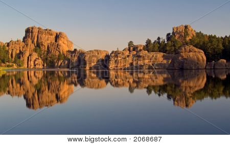 Sylvan refleksji nad jeziorem