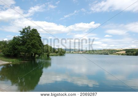 Kunov 湖