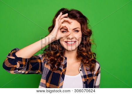 Close-up Portrait Of Her She Nice Attractive Lovely Pretty Winsome Cheerful Cheery Positive Wavy-hai