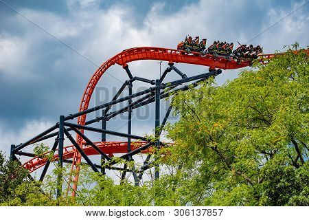 Tampa Bay , Florida. April 30 2019 .people Enjoying An Innovative Experience In Tigris Rollercoaster