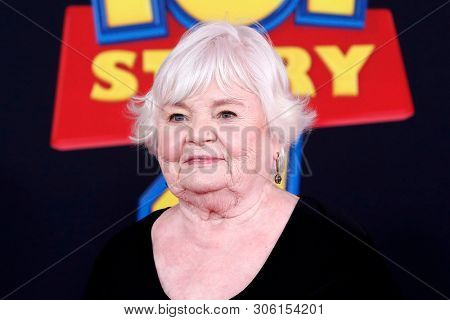 LOS ANGELES - JUN 11:  June Squibb at the 