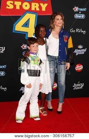 LOS ANGELES - JUN 11:  Phoenix Michaels Rhoades, Lukensia Michaels Rhoades, Jillian Michaels at the 