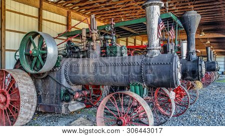 Cumming, Georgia/usa 11/13/2014 Steam Threshers Lined Up Together For Display At The Fairgrounds