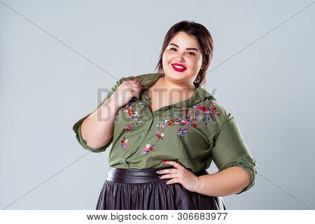 Plus Size Fashion Model In Casual Clothes, Fat Woman On Gray Background