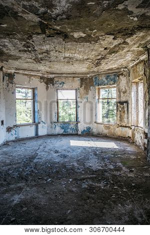 Tskaltubo, Georgia - April 27, 2019: Detail Of The Abandoned Soviet Sanatorium In Tskaltubo, Georgia