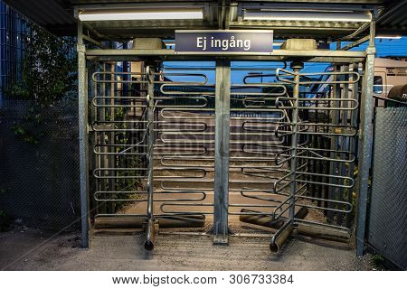 a rotating exit from the station in sweden