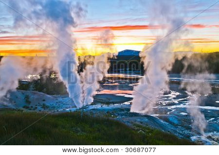 Norris Geyser Basin dopo il tramonto