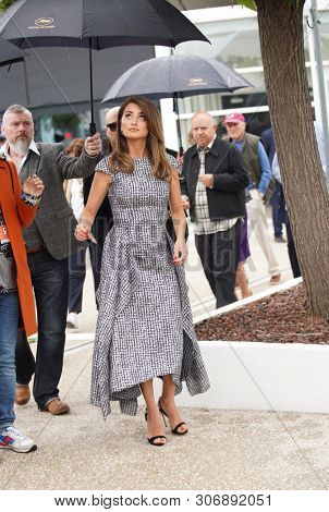 CANNES, FRANCE - MAY 18, 2019: Penelope Cruz attends the photocall for 