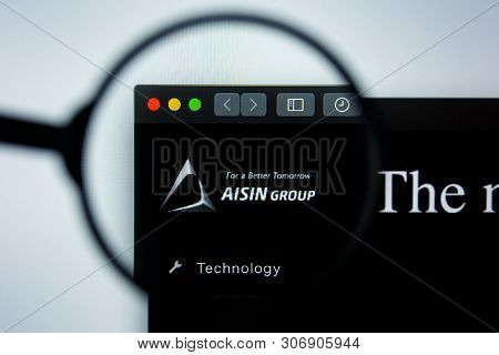 Los Angeles, California, Usa - 12 June 2019: Illustrative Editorial Of Aisin Group Website Homepage.