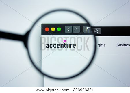 Los Angeles, California, Usa - 12 June 2019: Illustrative Editorial Of Accentrue Website Homepage. A