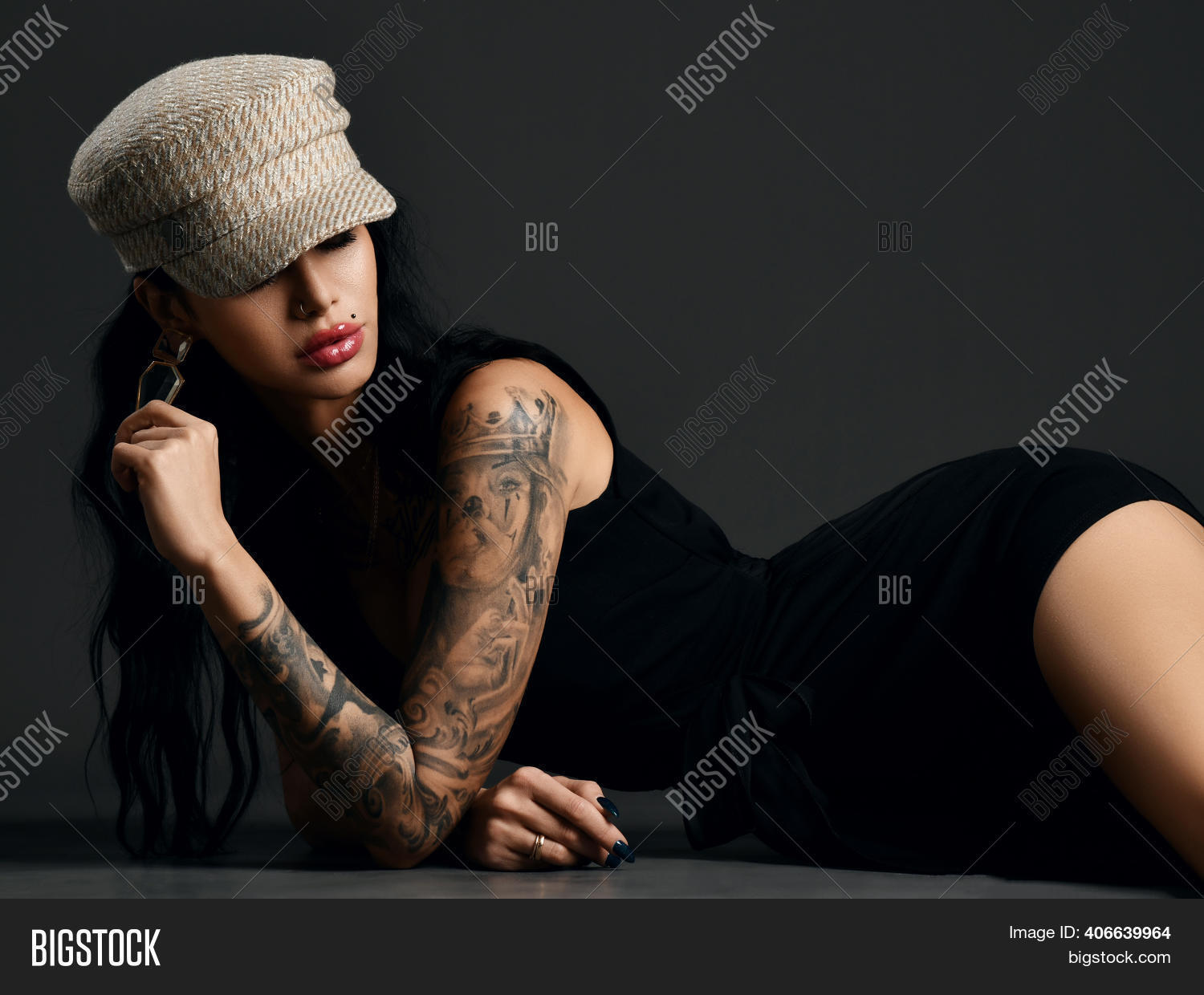Fashionable Woman Image and Photo (Free