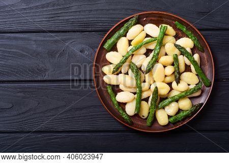 Italian Homemade Potatoes Gnocchi With Asparagus . Foodbackground