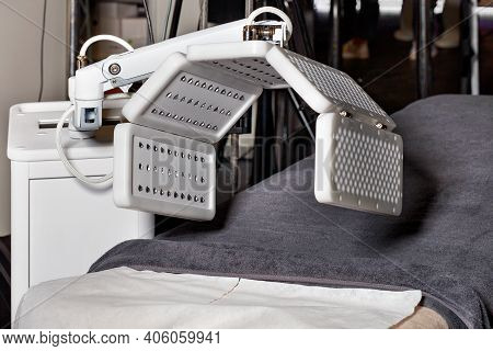 Photochromotherapy Device For Rejuvenation And Cell Regeneration, Acne Treatment And Regulation Of T
