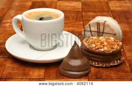 Tazza di caffè e cioccolato dolce
