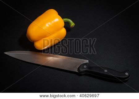 Pepe con un coltello