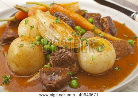 Gryderet Navarin af lam