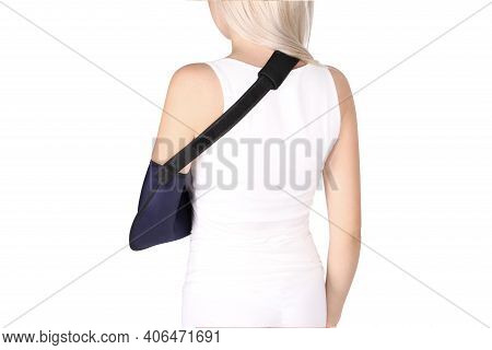 Shoulder Joint Brace. Bandage On The Shoulder Joint (scarf) With Additional Fixation. Deso Handwrap.