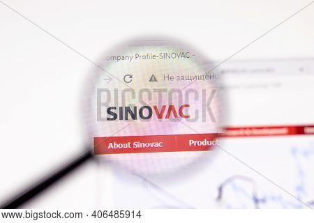Los Angeles, Usa - 1 February 2021: Sinovac Biotech Website Page. Sinovac.com Logo On Display Screen