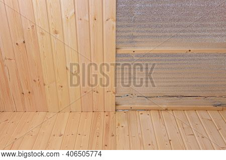 Decorating Ceilings And Walls With Clapboard In The Room