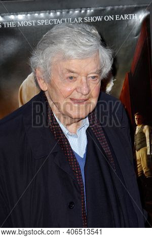NEW YORK - APR 17: Actor Hal Holbrook attends the 