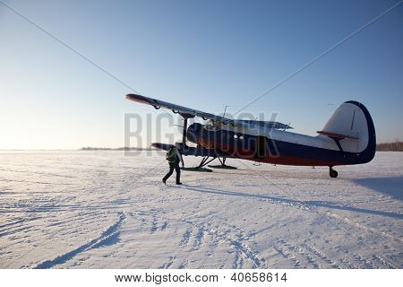 Aeroplano all'aerodromo