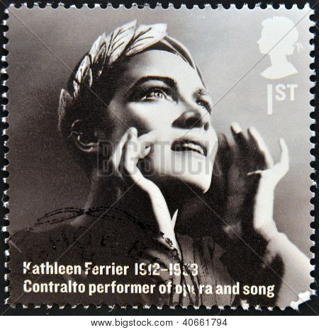 Et frimærke, trykt i Storbritannien viser Kathleen Ferrier altstemme performer af opera og sang