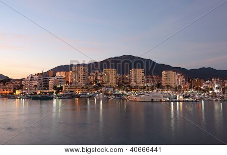 Marina, Estepona, alkonyatkor, Spanyolország