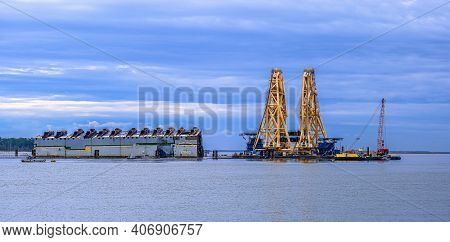 Brunswick, Georgia - January 11, 2021: The Mv Golden Ray Is A 200-meter-long Car Carrier That Capsiz