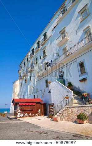 Alleyway. Rodi Garganico. Puglia. Italy.