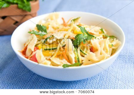 Fliege Pasta primavera