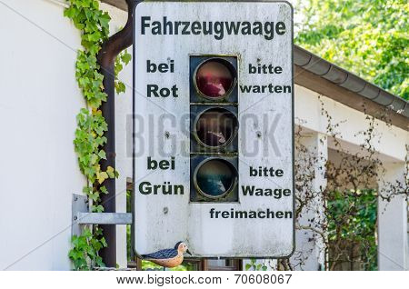 Traffic Lights, Vehicle Scale, Note