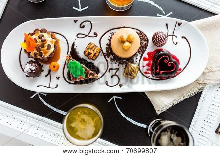 Tasting of wine and pattie chocolate pastries at the chocolate and beer and wine pairing party.