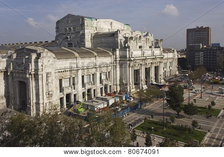 Overview Of Milano Central Station Building