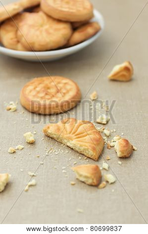 ?ookies And Crumbs