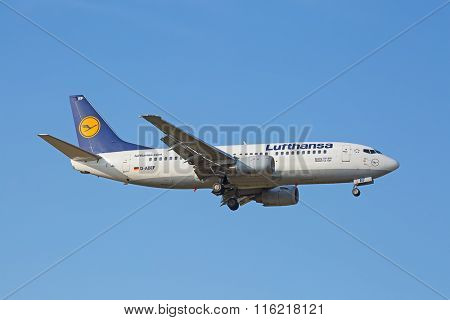 ZURICH - JULY 18: Boeing-737 Lufthansa landing in Zurich after short haul flight on July 18, 2015 in Zurich, Switzerland. Zurich airport is home for Swiss Air and one of biggest european hubs.