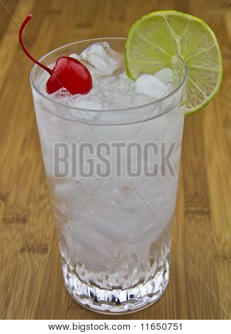 Kirsebær og Lime Drink
