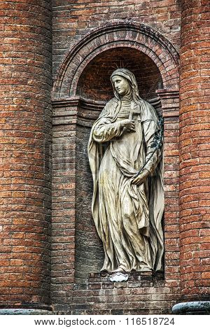 Xix Century Nera Tolomei Statue In Siena