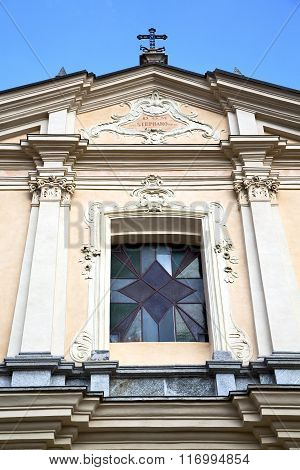 Rose Window  Italy  Lombardy     In  The Somma Lombardo Old   Church